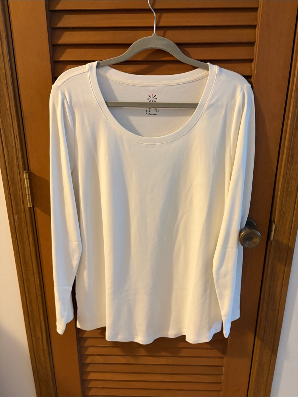 Isaac Mizrahi White Scoop Neck Long Sleeve Top